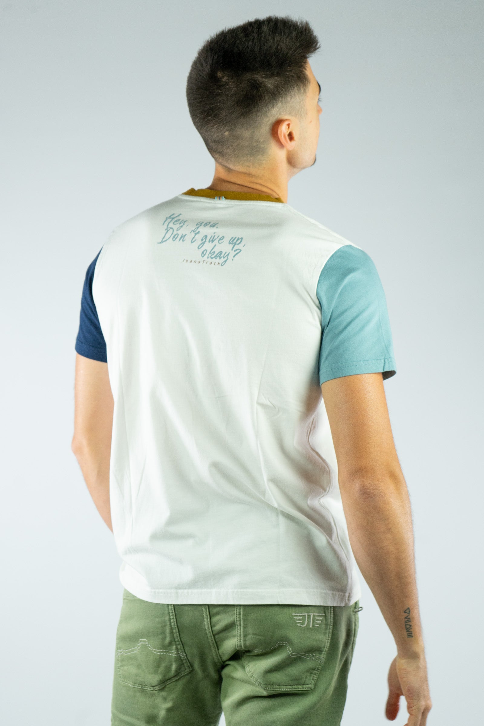 Camiseta Algodón Orgánico Mountains Creme