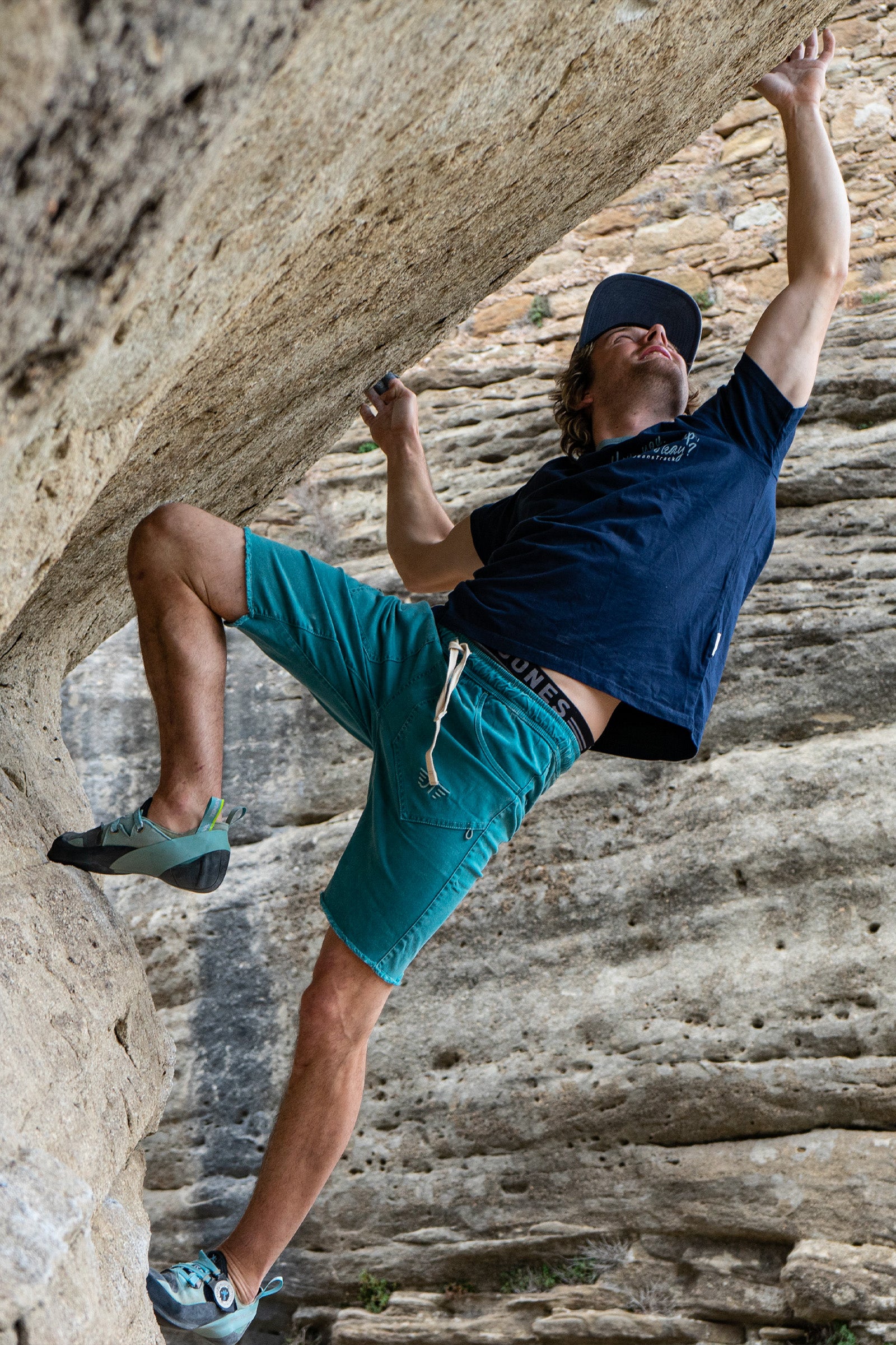 Maglietta blu navy con scritta "Mountains" in cotone biologico