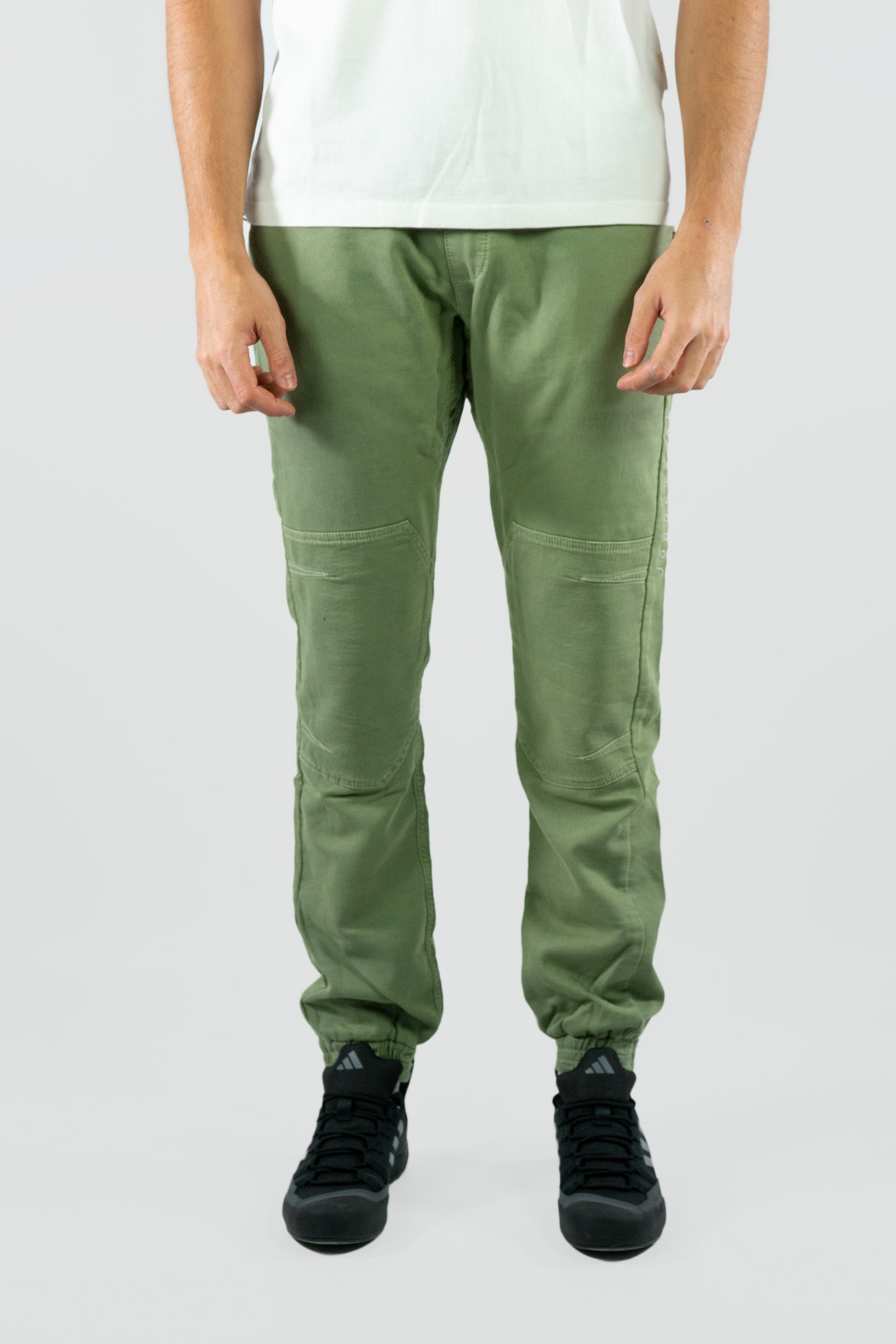 Montan Khaki man's climbing and trekking trousers